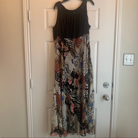 Le Bos Dresses & Skirts - Le Bos Floral Maxi Dress